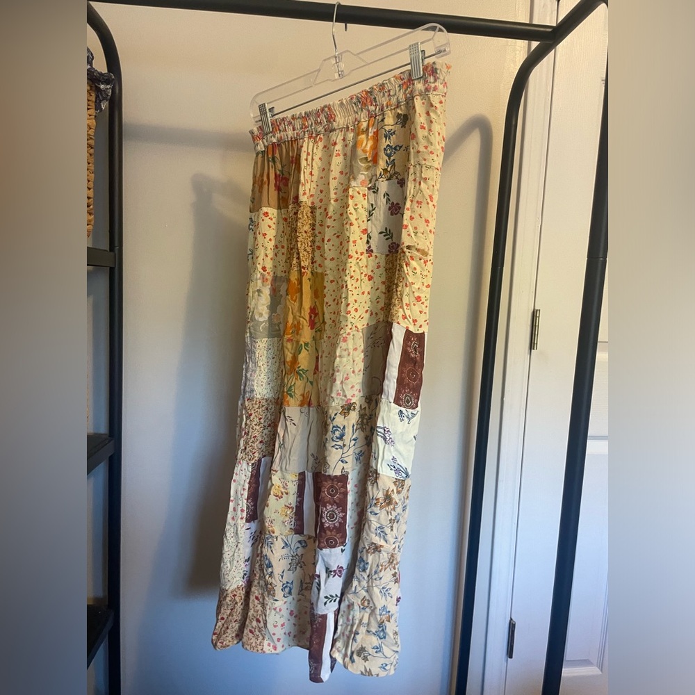 Flowy floral skirt - one size